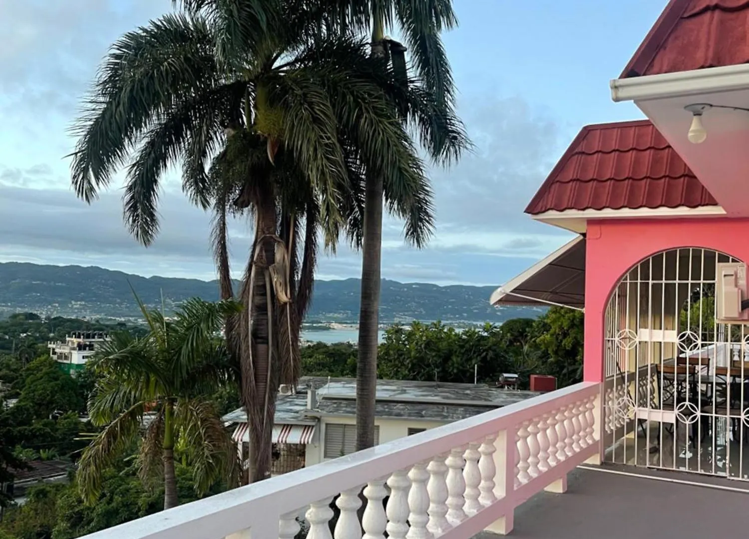 Three Palm Villa location